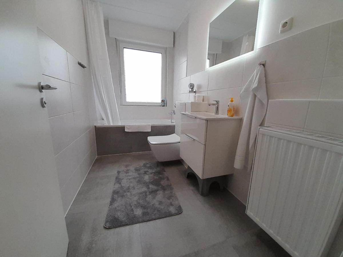 4-Zimmer-Ferienwohnung, Modern, Kueche, Wlan, Netflix Castrop-Rauxel Esterno foto